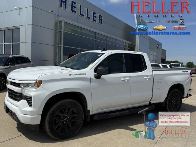 Used 2024 Summit White Chevrolet RST image 1