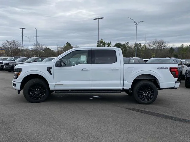 New 2025 Oxford White Ford XLT image 6