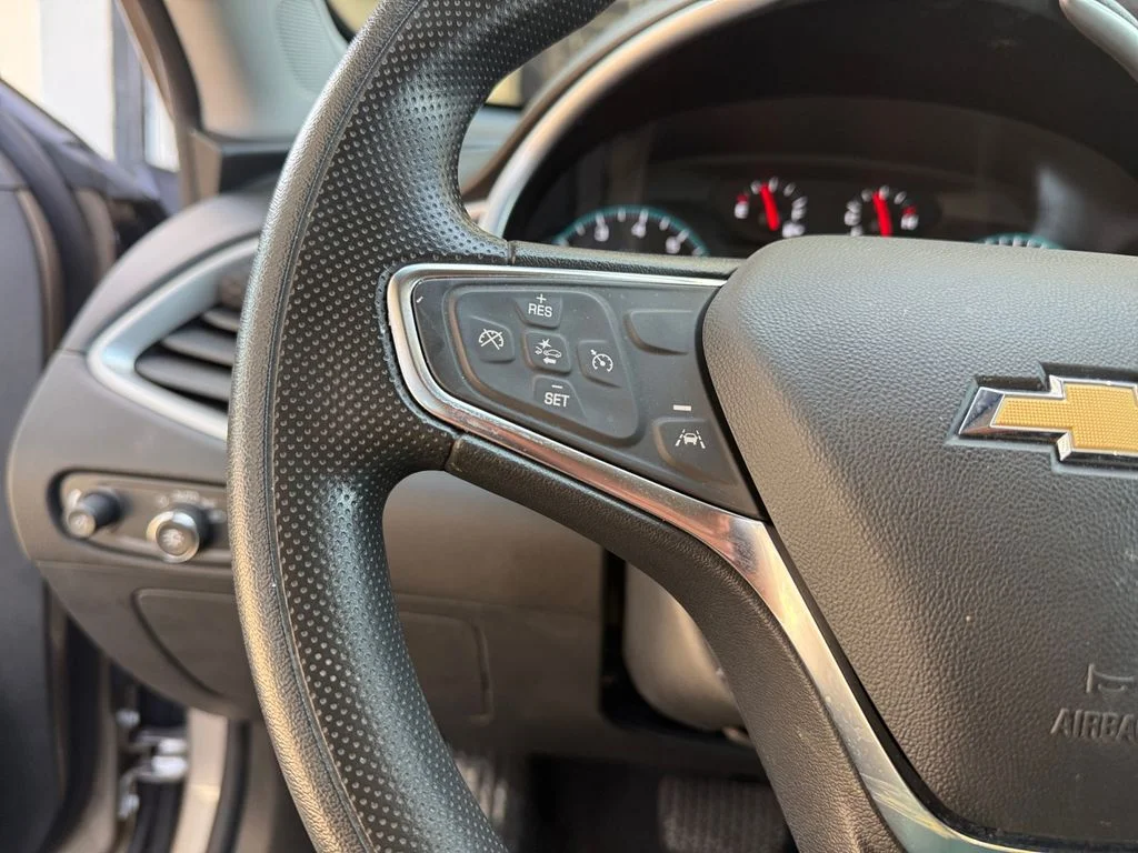 Used 2025 Gray Chevrolet LT image 24