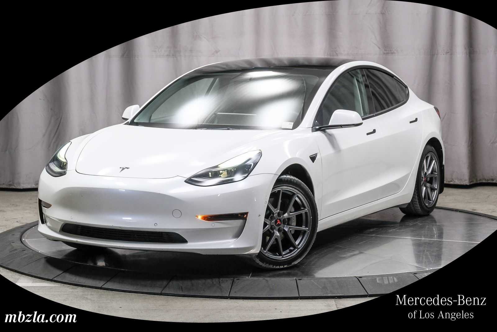 2022 Tesla Model 3 Standard Range Plus's photo