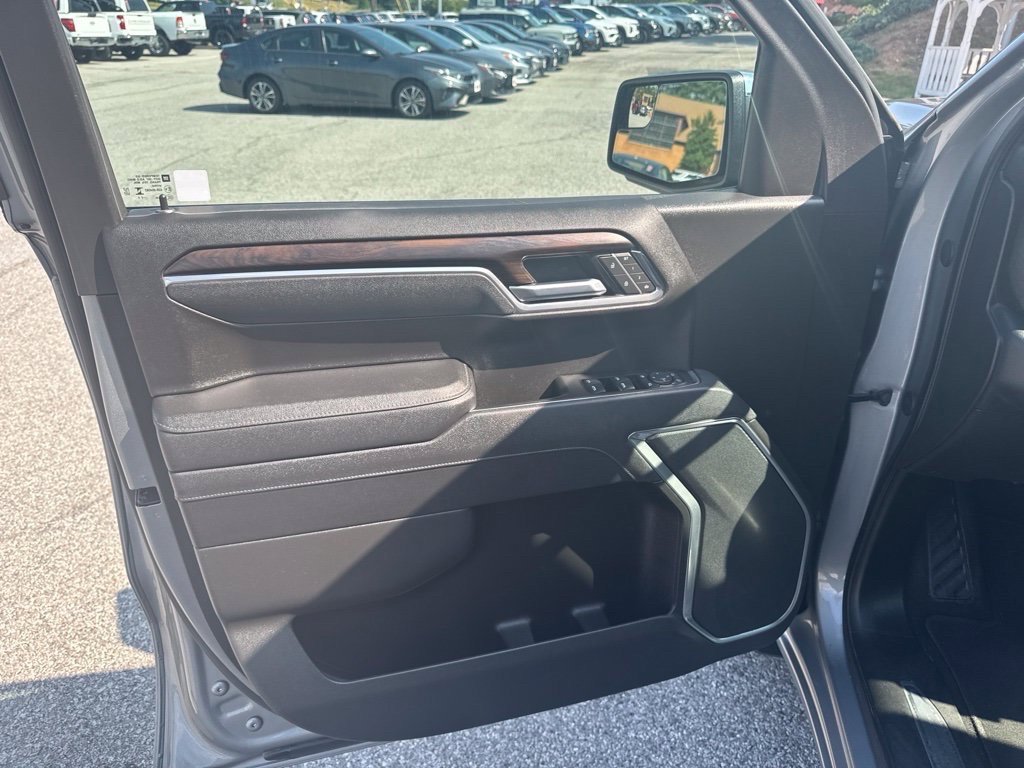 Used 2025 Silver GMC SLT image 11