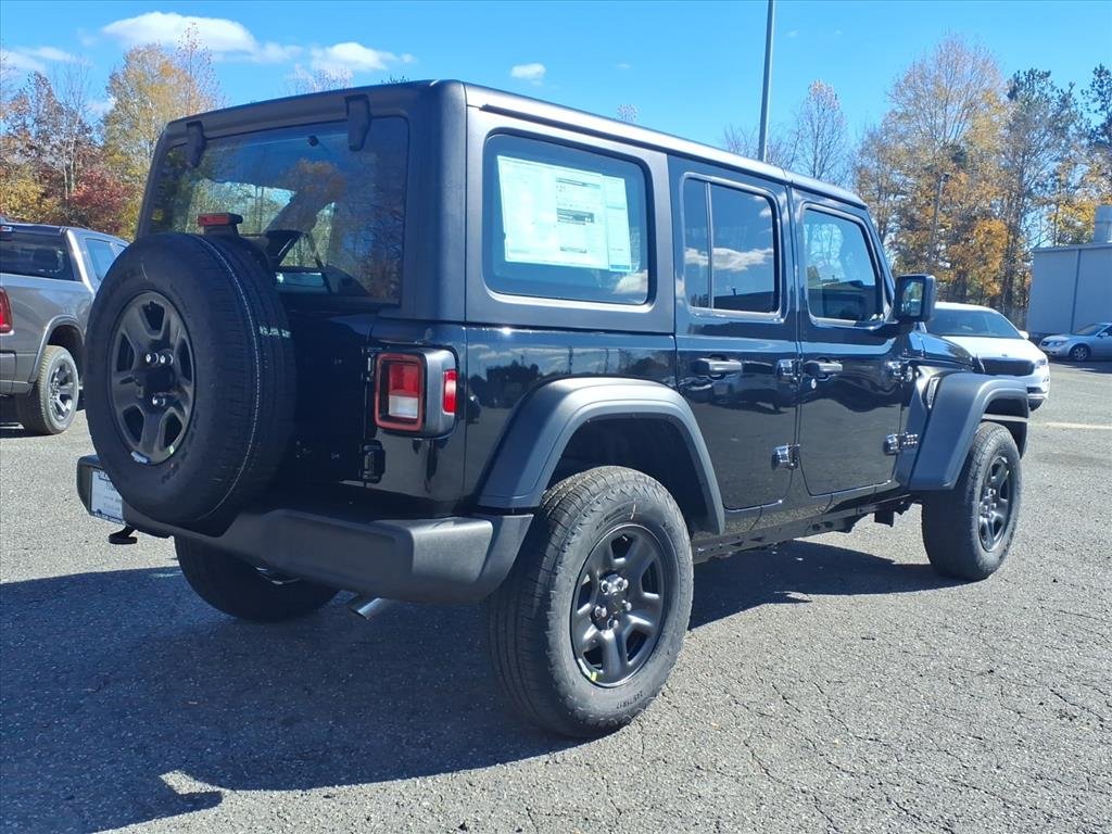 New 2026 Black Clear-Coat Exterior Paint Jeep 4-Door Sport image 17