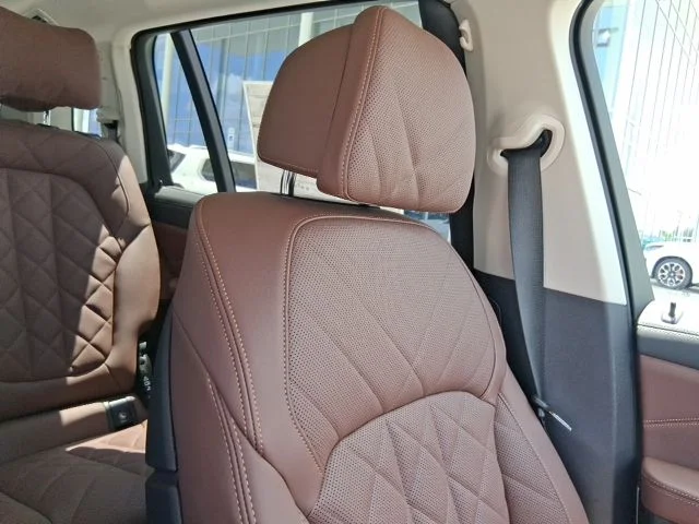New 2027 Mineral White Metallic BMW xDrive40i image 18