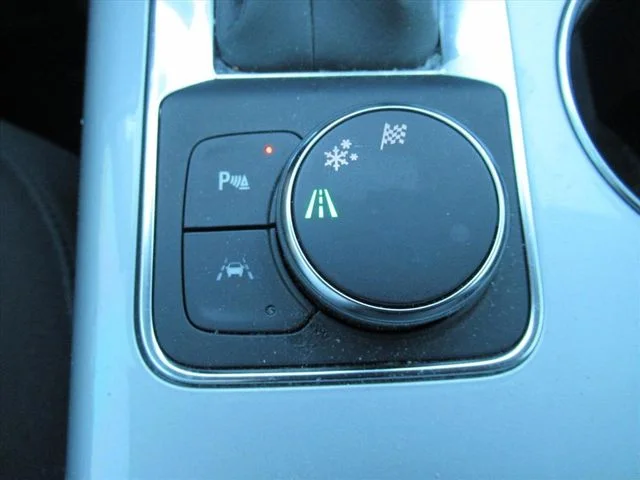 Used 2024 White Chevrolet LT image 23