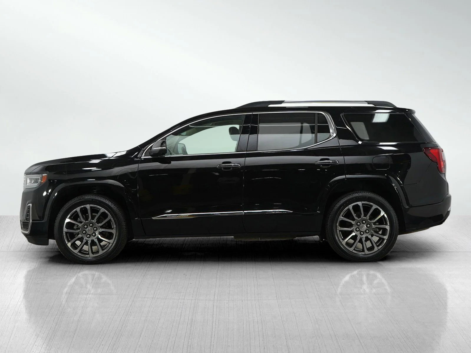 Used 2022 GMC Acadia Denali with VIN 1GKKNXLS0NZ148401 for sale in Bloomington, Minnesota