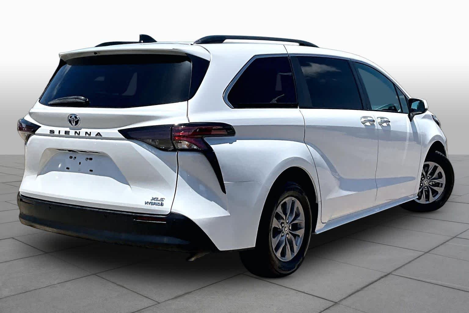 Used 2024 Wind Chill Pearl Toyota XLE image 13