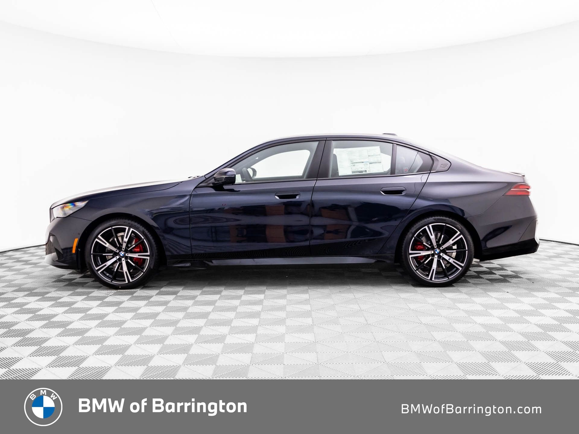 New 2027 Carbon Black Metallic BMW 530i xDrive image 2