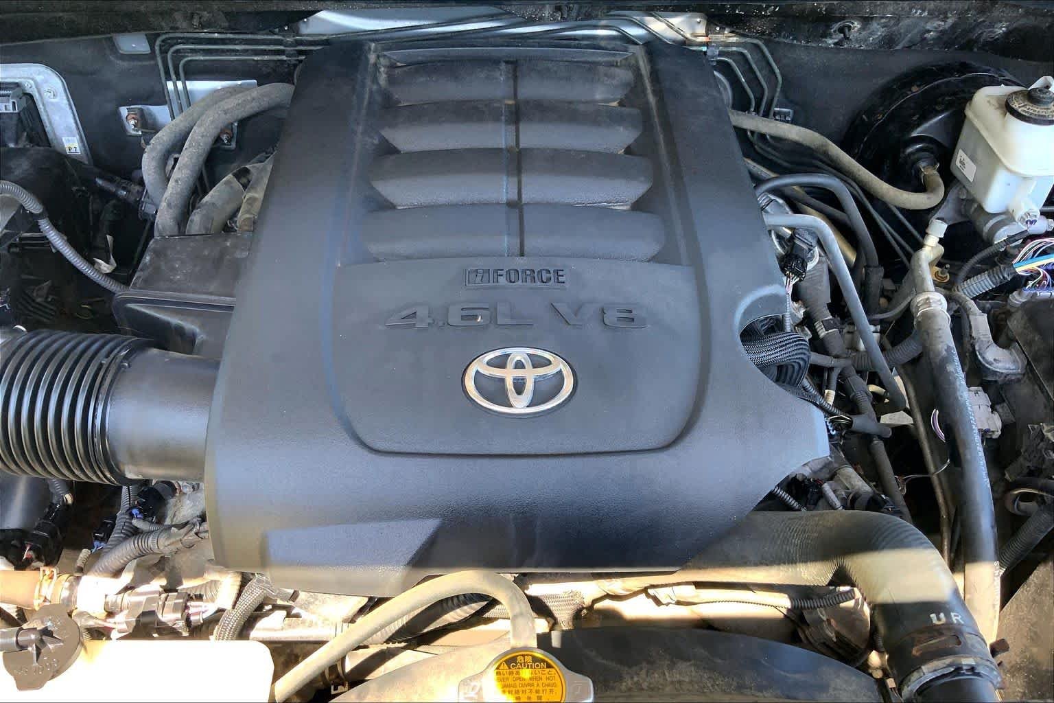 Used 2014 Silver Sky Metallic Toyota SR image 28