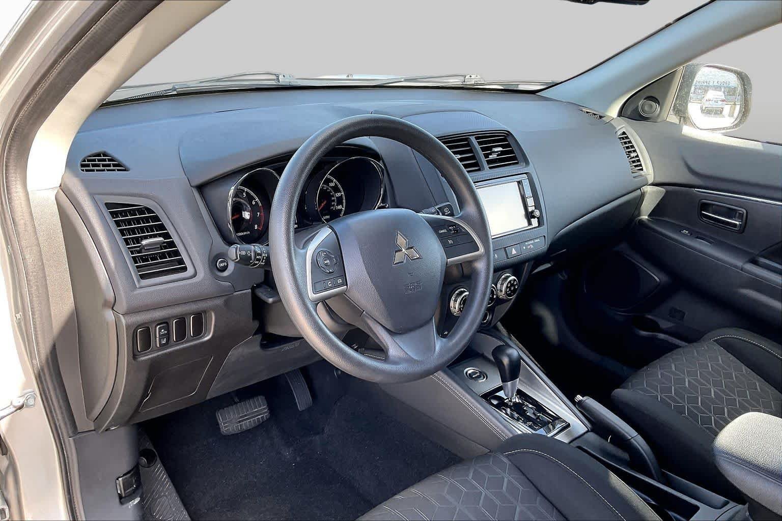 Used 2025 Alloy Silver Metallic Mitsubishi ES image 18