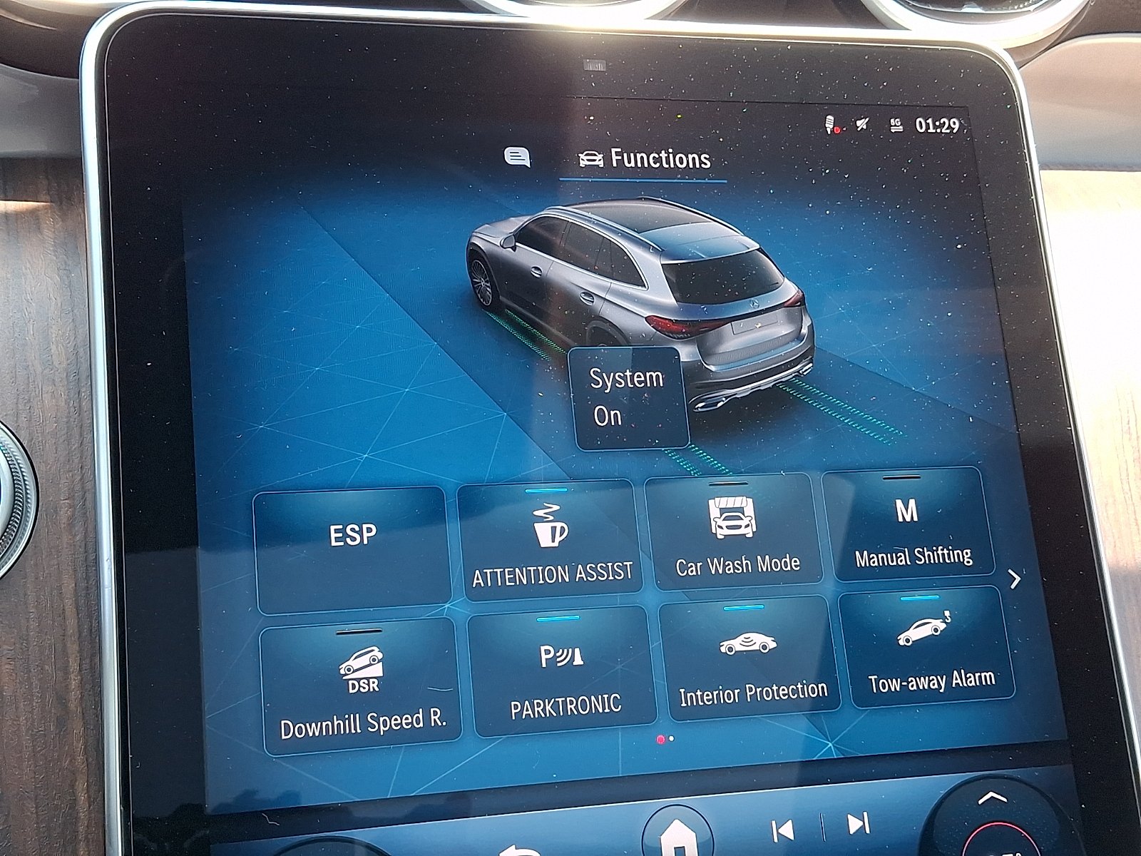 New 2026 Starling Blue Metallic Mercedes-Benz GLC 300 image 19