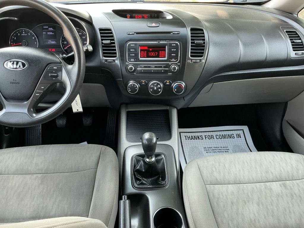 Used 2015 Silver Kia LX image 18