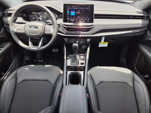 New 2026 Hydro Blue Pearlcoat Jeep Latitude image 15