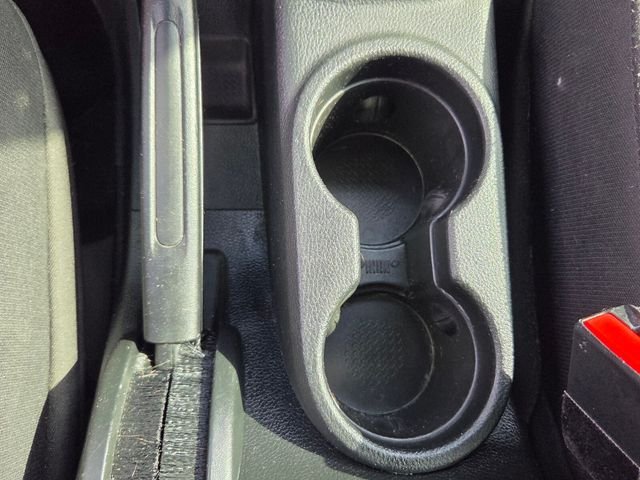 Used 2017  Jeep Sport image 19