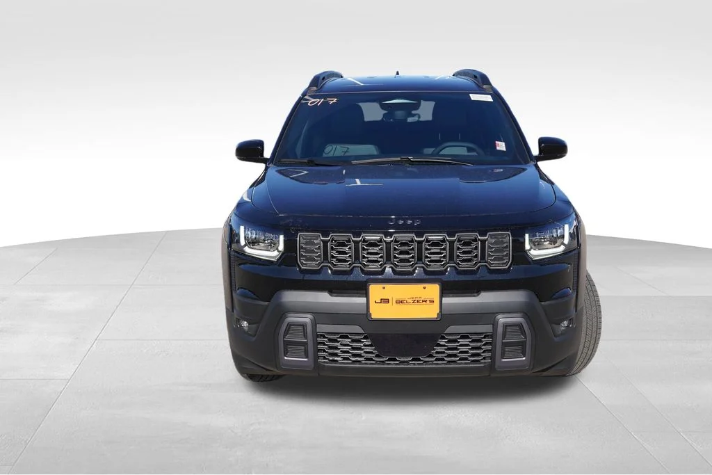 New 2026 Diamond Black Crystal Pearl-Coat Exterior Paint Jeep Limited image 8