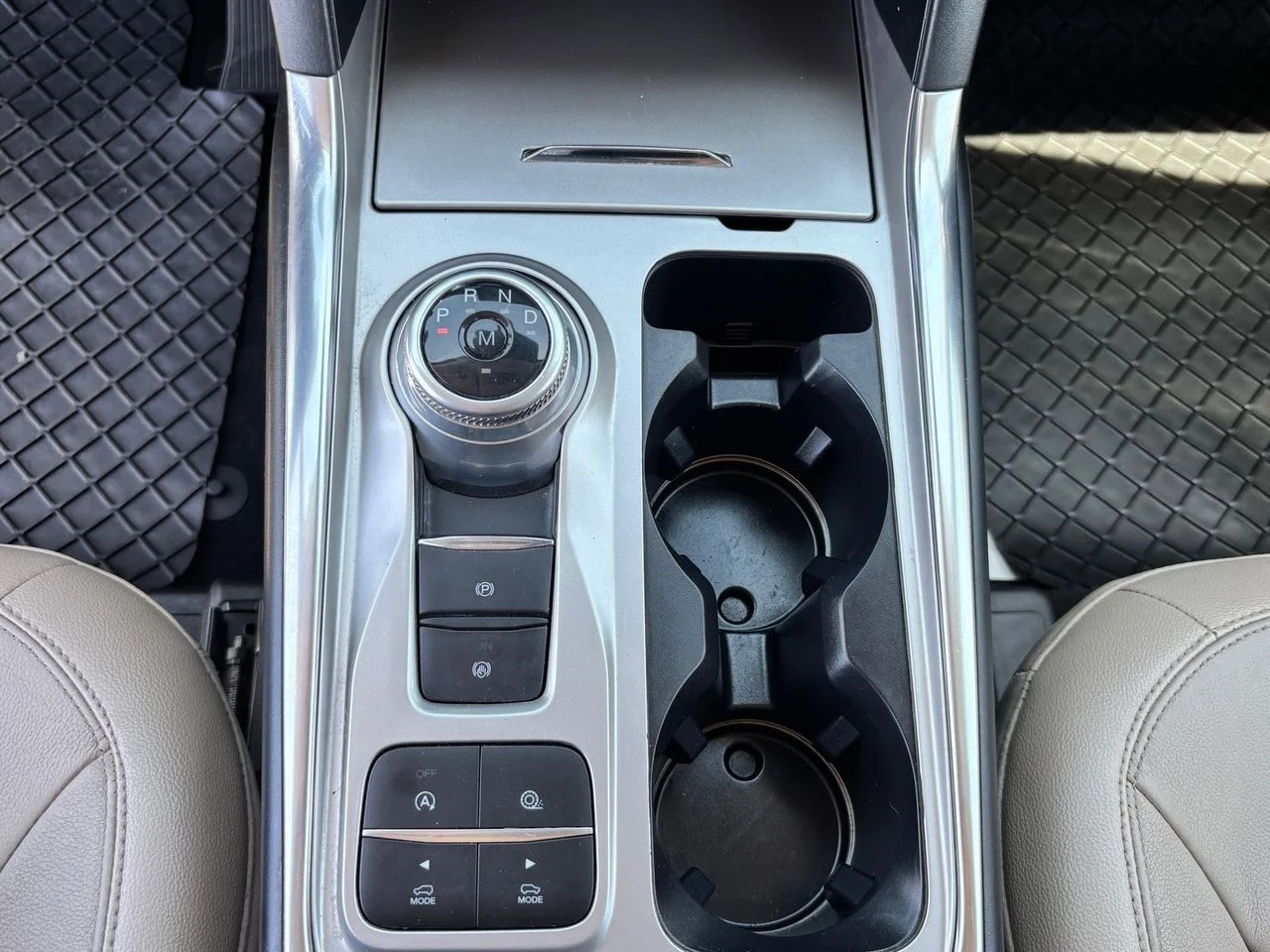 Used 2020 Magnetic Ford Limited image 26