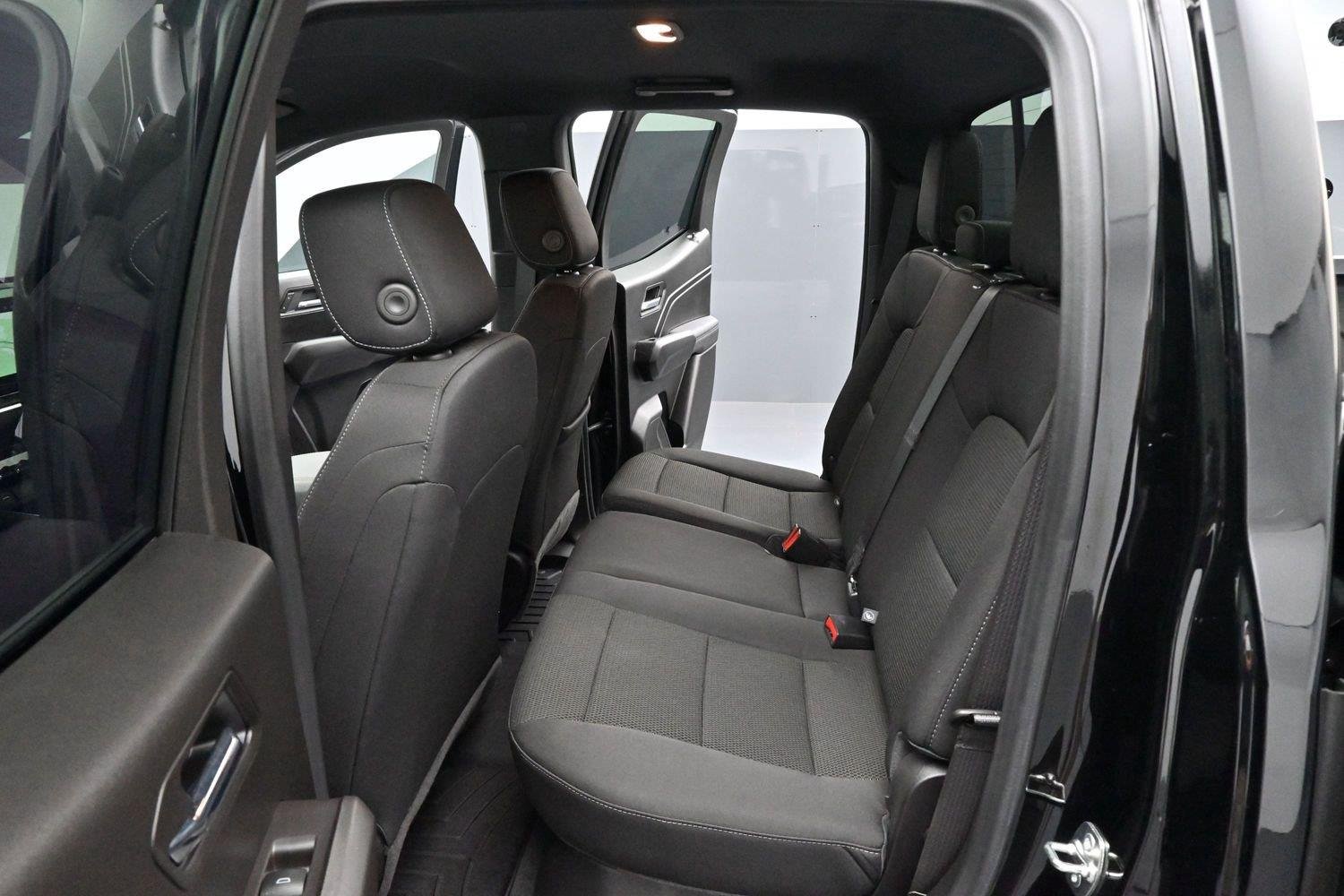 Used 2025 Onyx Black GMC Elevation image 30