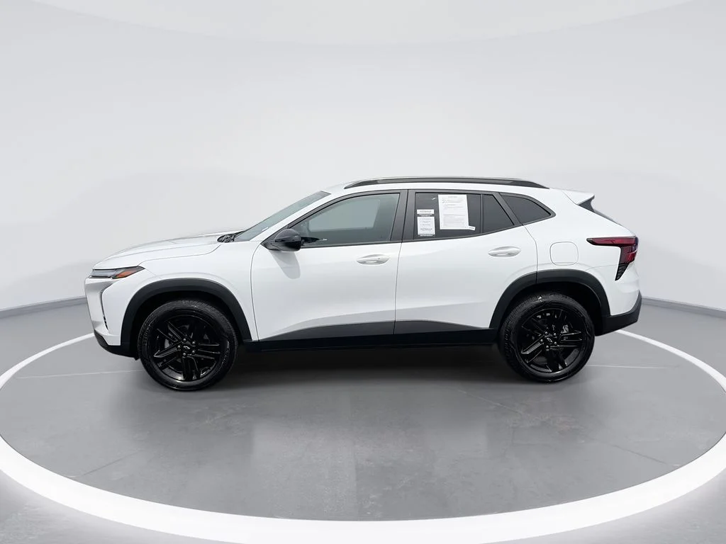 Used 2025 White Chevrolet ACTIV image 5