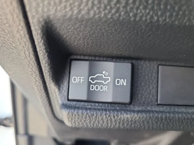 Used 2024  Toyota SR5 image 16