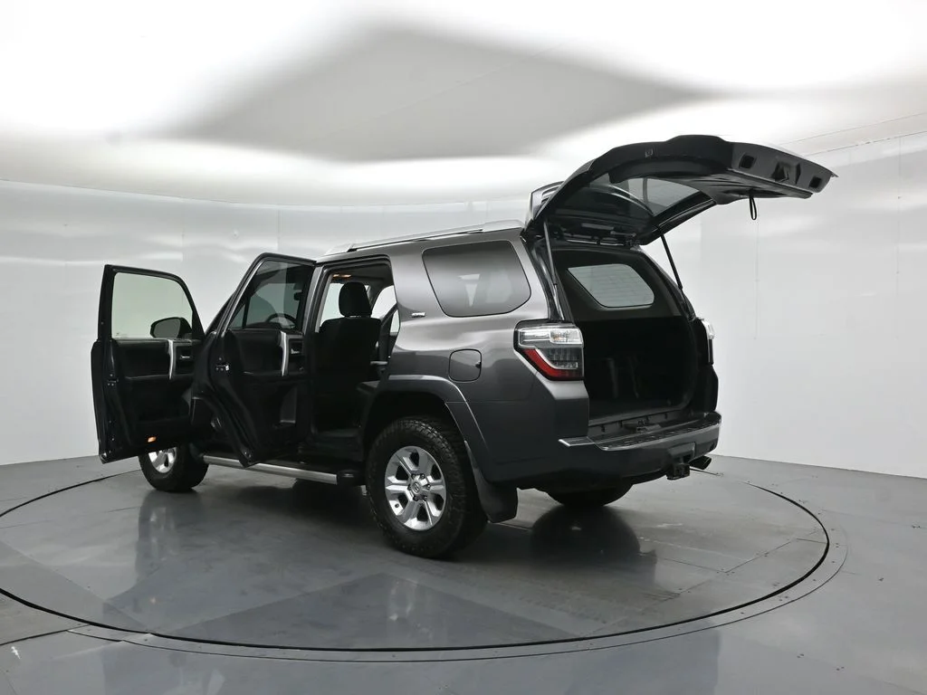 Used 2014 Gray Toyota SR5 image 30
