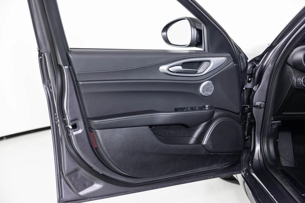 2026 Alfa Romeo Giulia Base - Photo 18