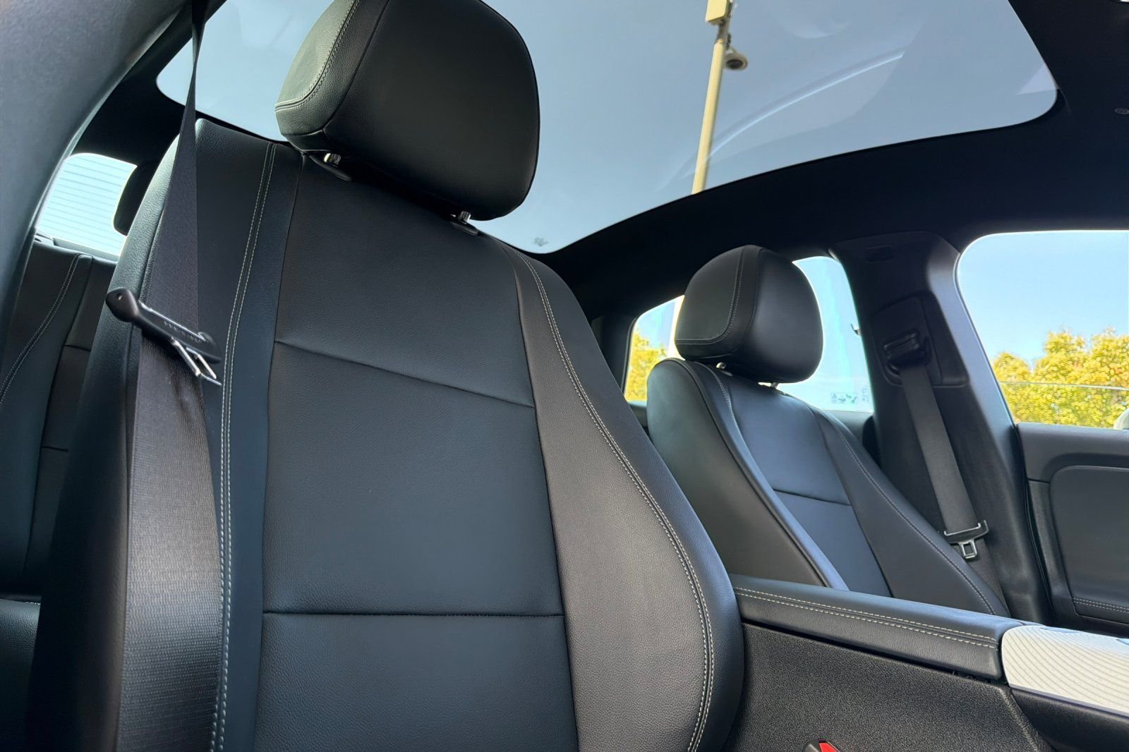 New 2027 MANUFAKTUR Alpine Grey Mercedes-Benz CLA 350 image 3