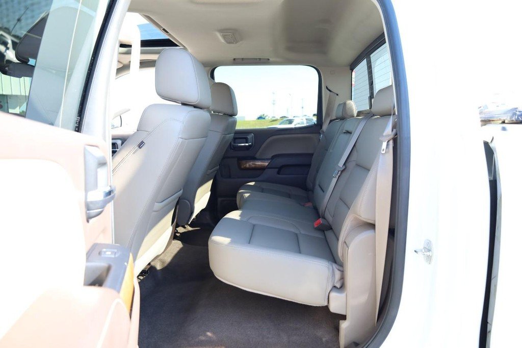 Used 2016 Summit White GMC 4WD Crew Cab 143.5" SLT image 22