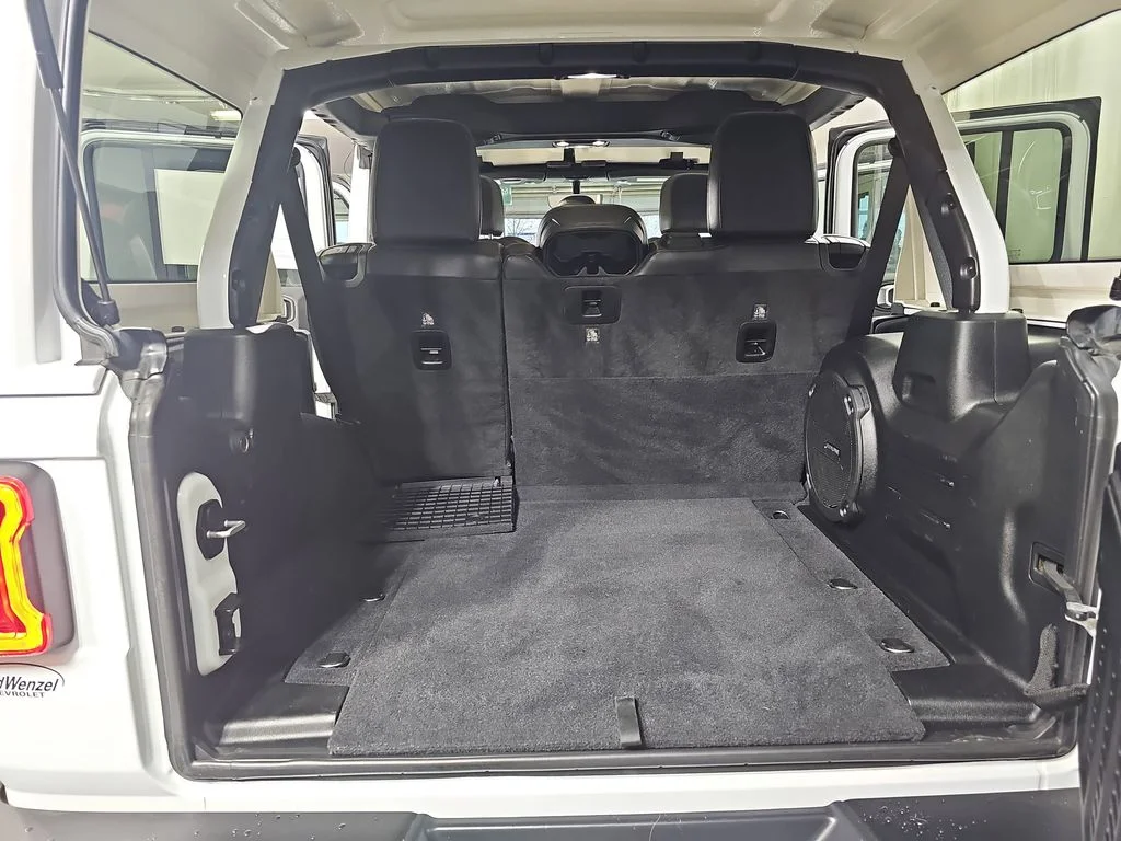 Used 2020 White/off-white Jeep Unlimited Rubicon image 15