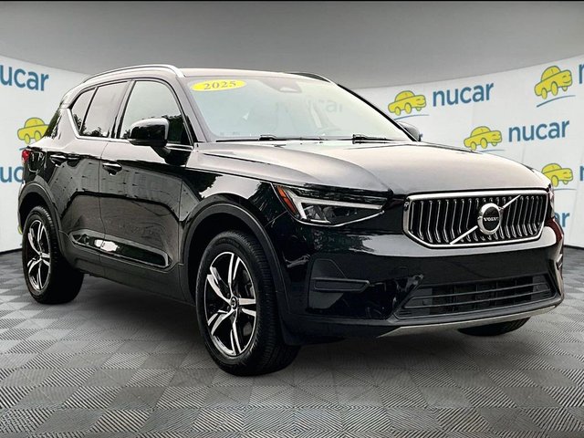 2025 Volvo XC40 B5 Core