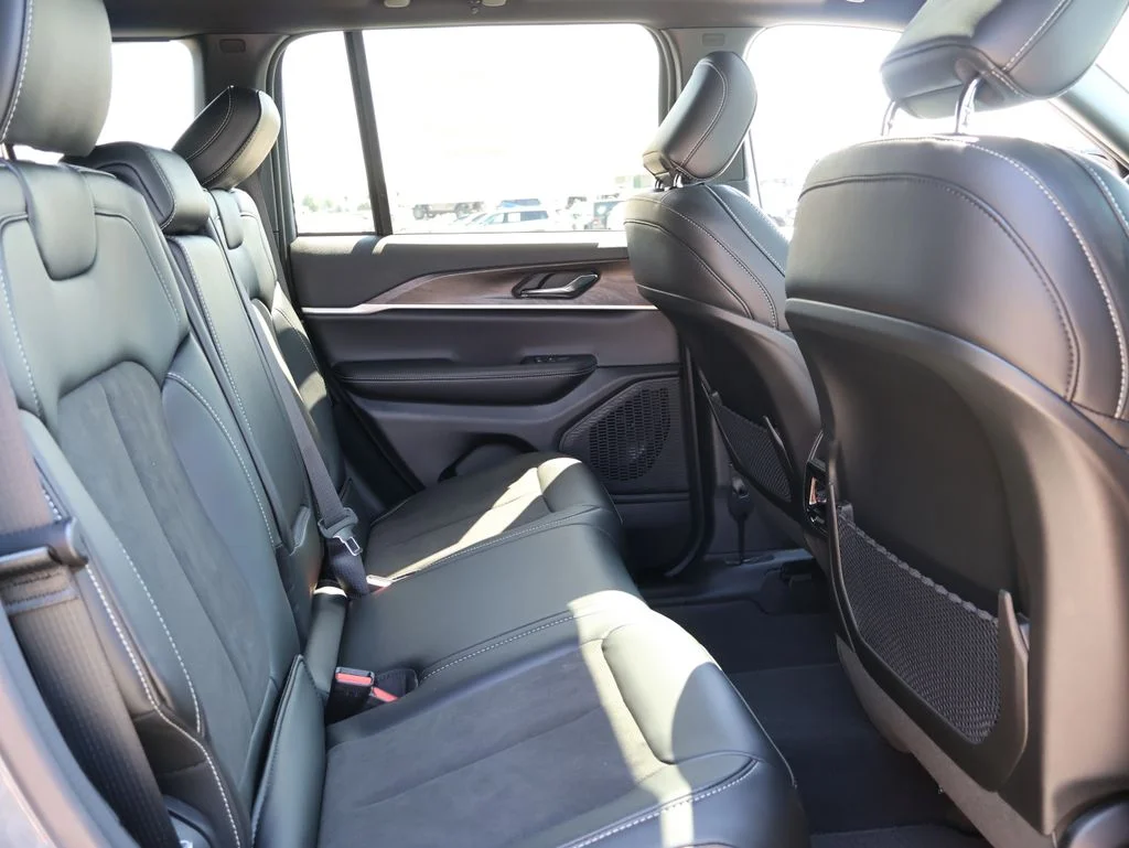 New 2027 Sting-Gray Clearcoat Jeep Laredo Altitude image 11
