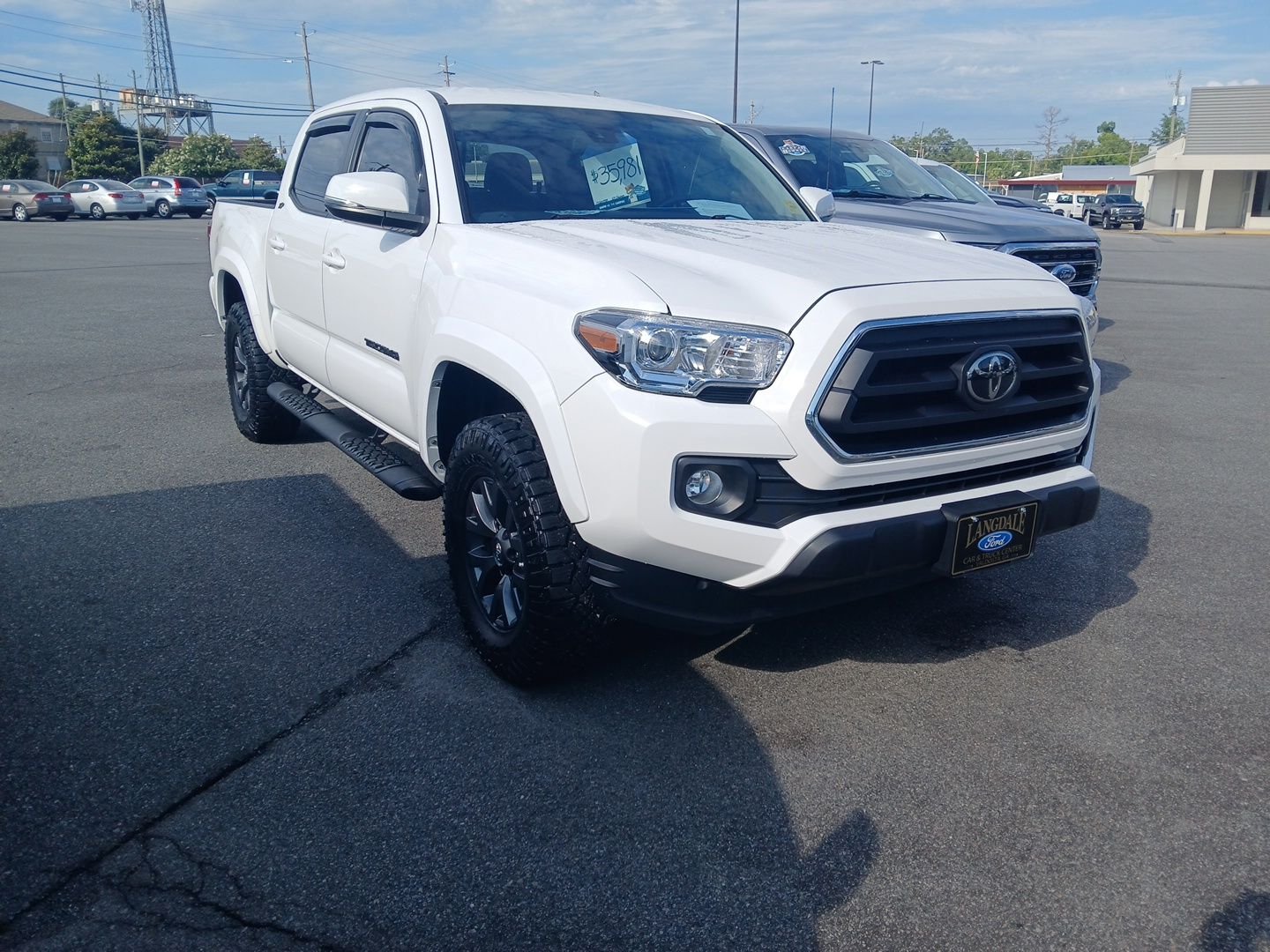 Used 2023 Ice Toyota SR5 image 3