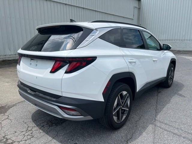 Used 2025 White Hyundai SEL image 6