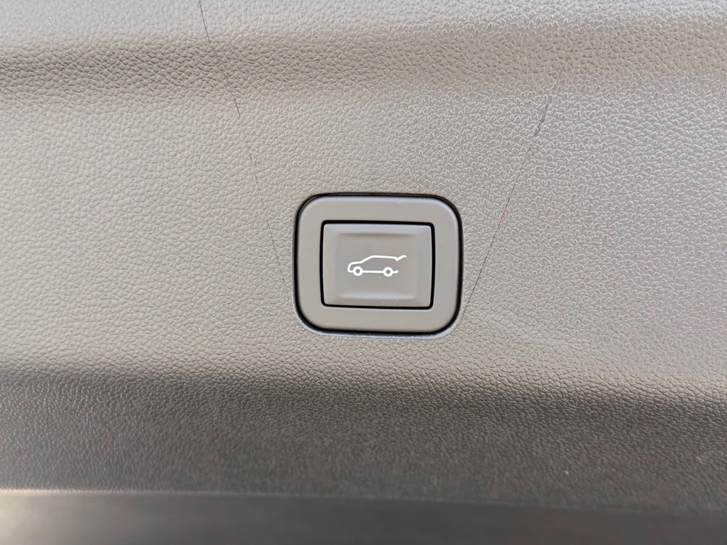 2026 Chevrolet Suburban High Country - Photo 15