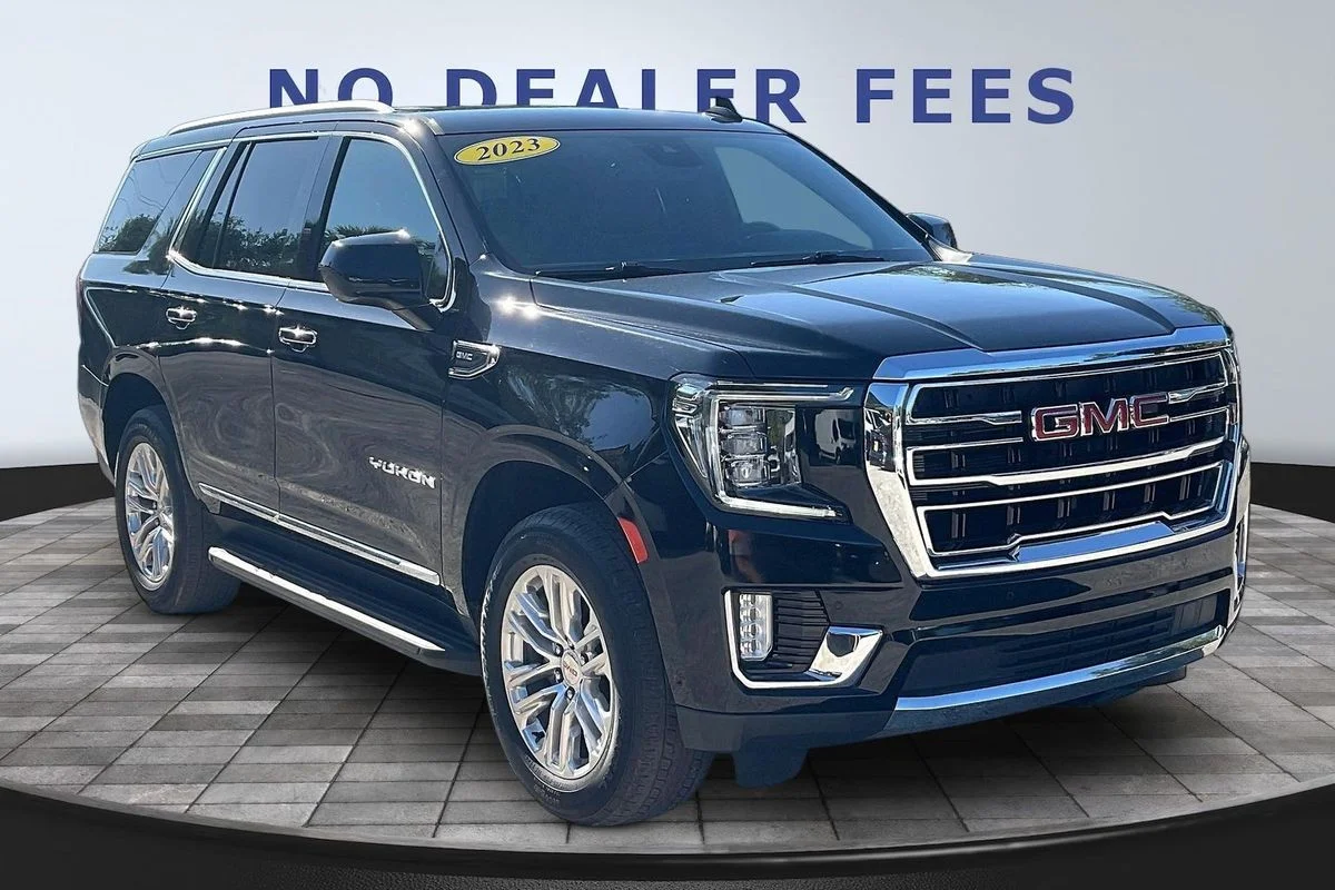 Used 2023  GMC 2WD SLT image 3