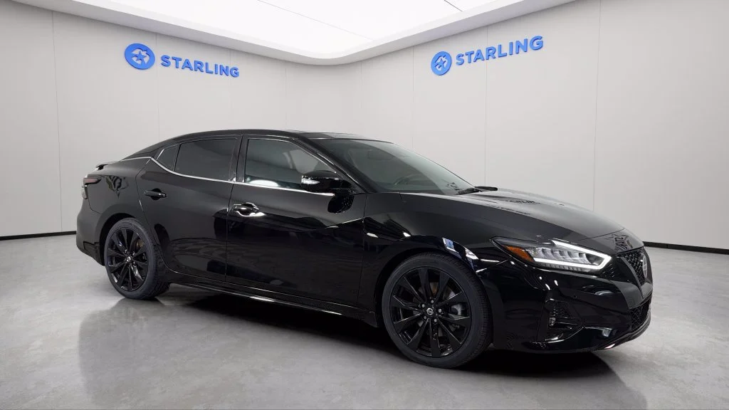 Used 2022 Black Nissan SR Xtronic CVT image 14