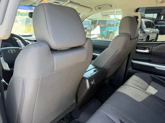 Used 2014 Super White Toyota SR5 image 26