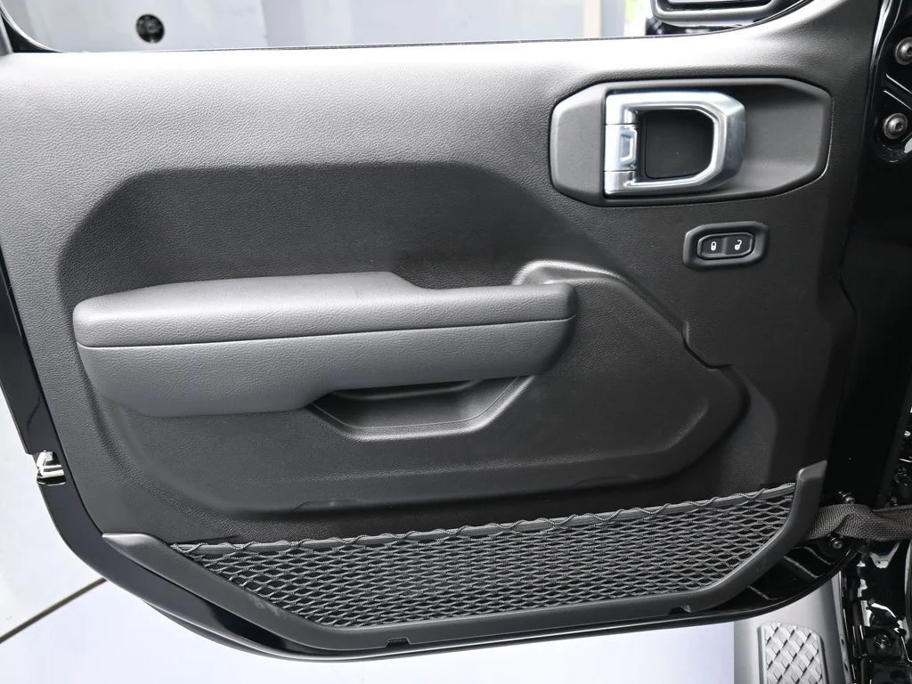 New 2026 Black Clear-Coat Exterior Paint Jeep Sport image 12