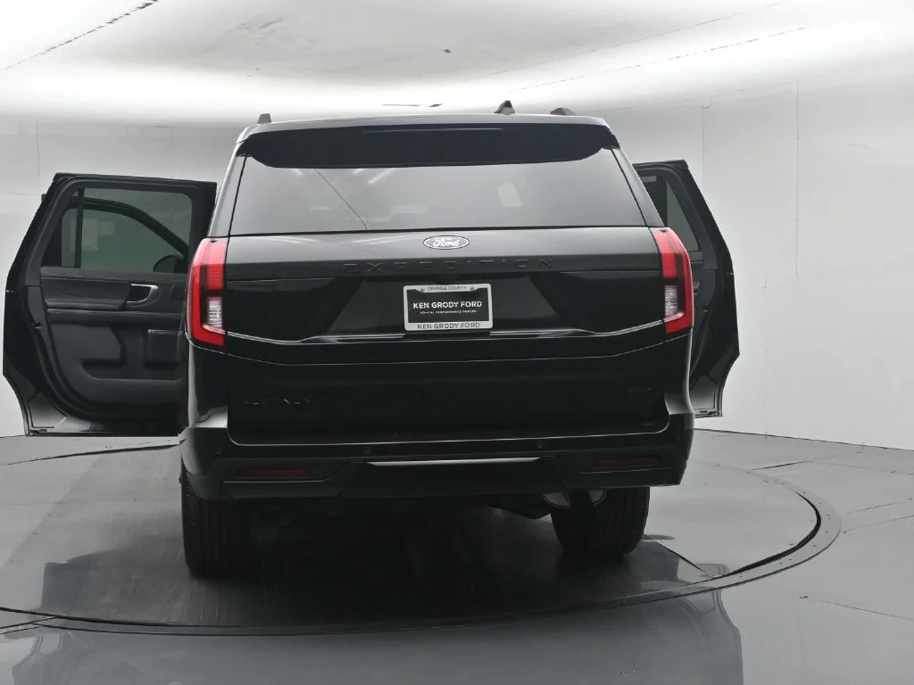 New 2027 Black Ford Platinum image 36