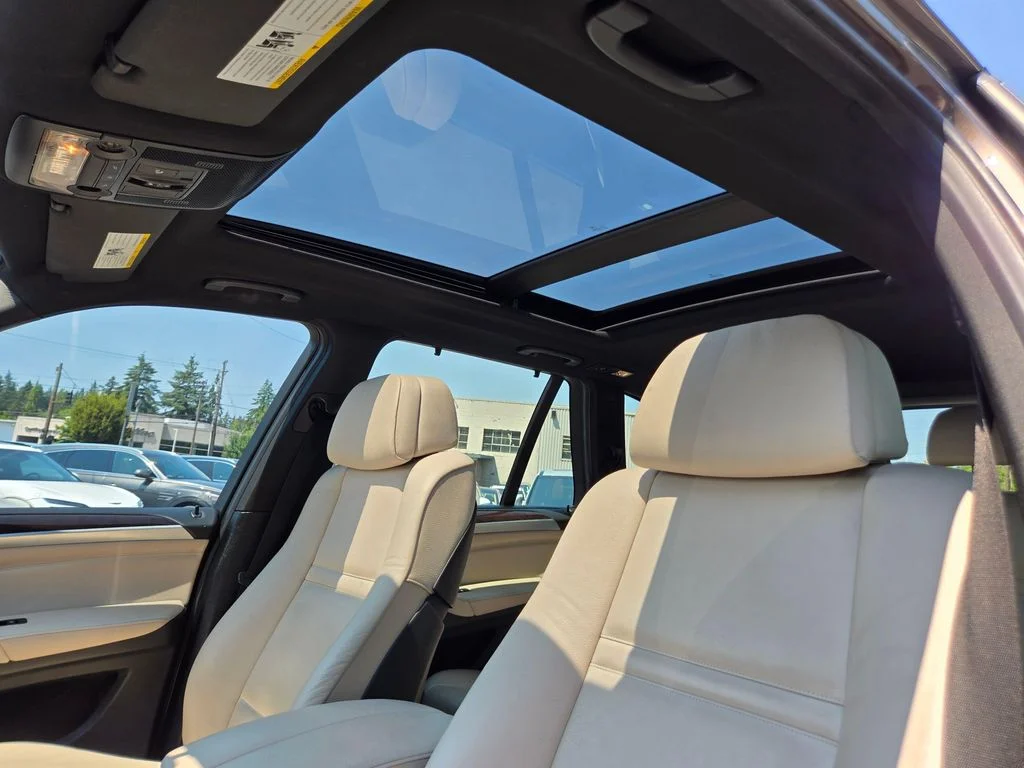 Used 2013 Bronze Metallic BMW xDrive50i image 24