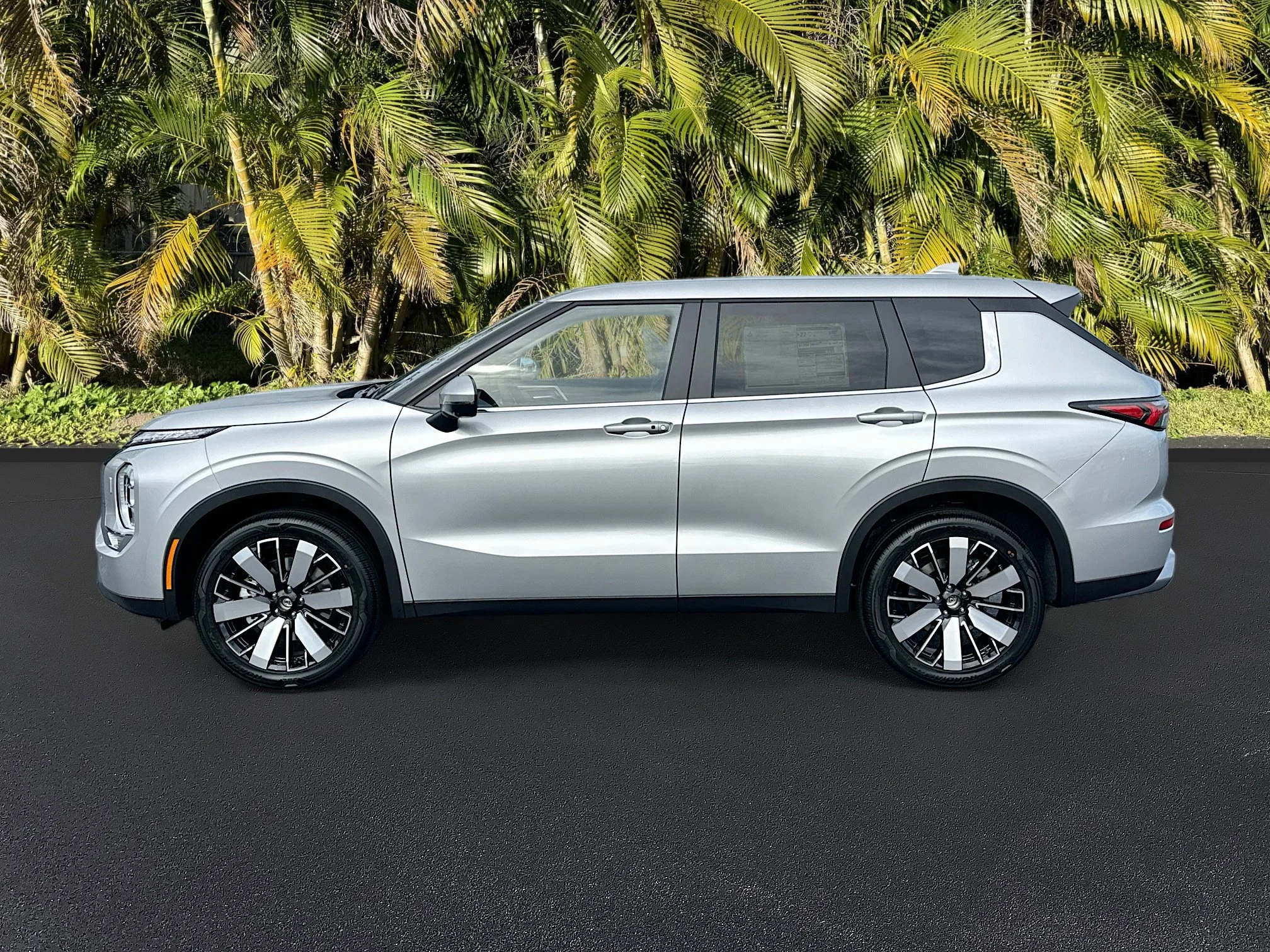 New 2026 Alloy Silver Metallic Mitsubishi SE image 2