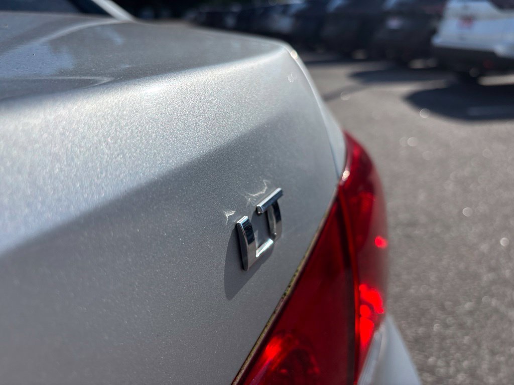 Used 2015 Silver Chevrolet 1LT image 16