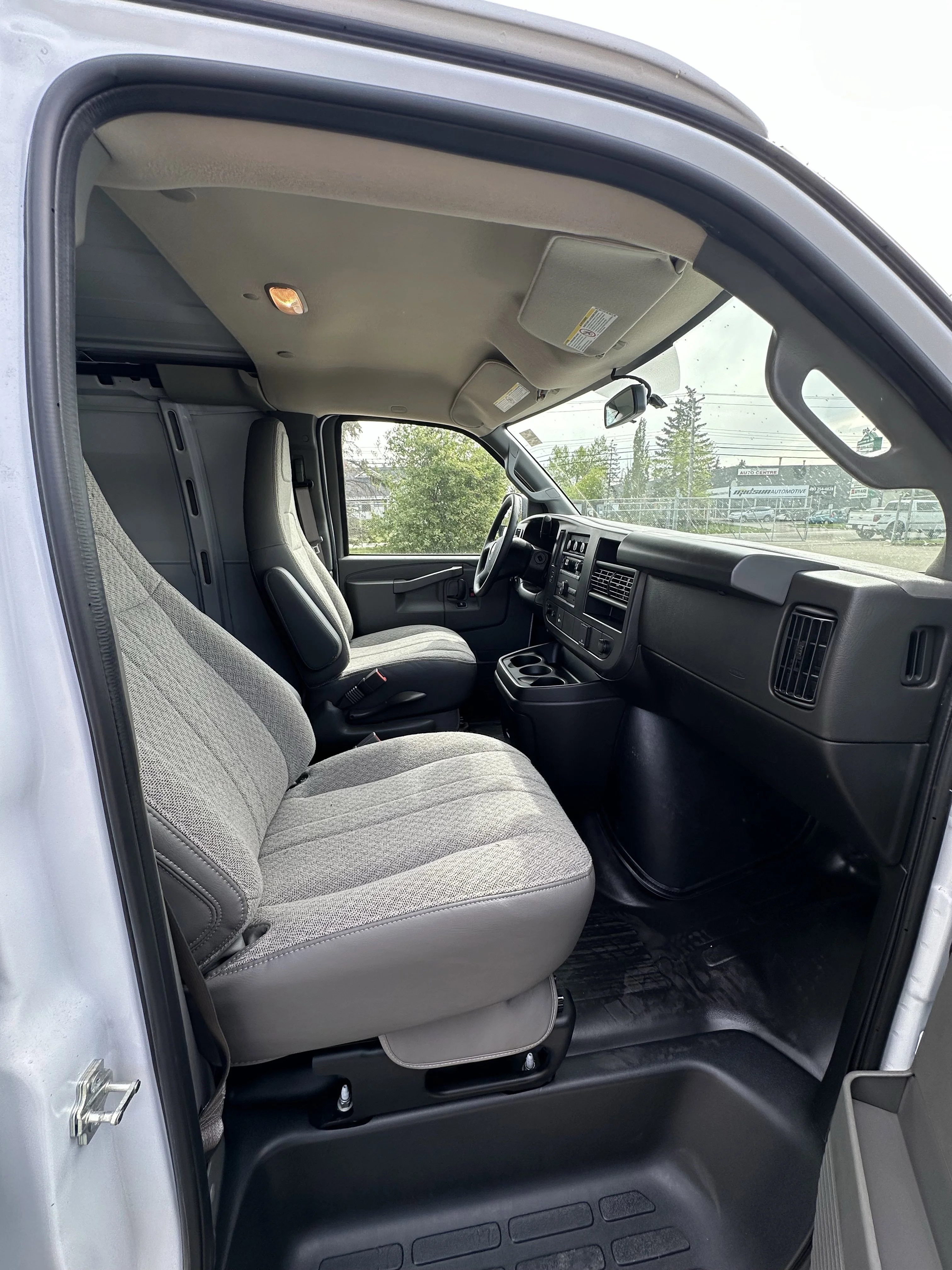 New 2026 Summit White Chevrolet RWD 3500 135 image 14
