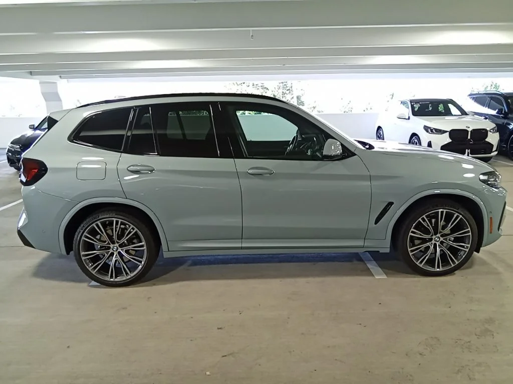 Used 2023 Gray Metallic BMW xDrive30i image 4