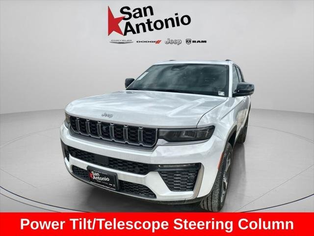 New 2026 Bright White Clear-Coat Exterior Paint Jeep Limited image 6