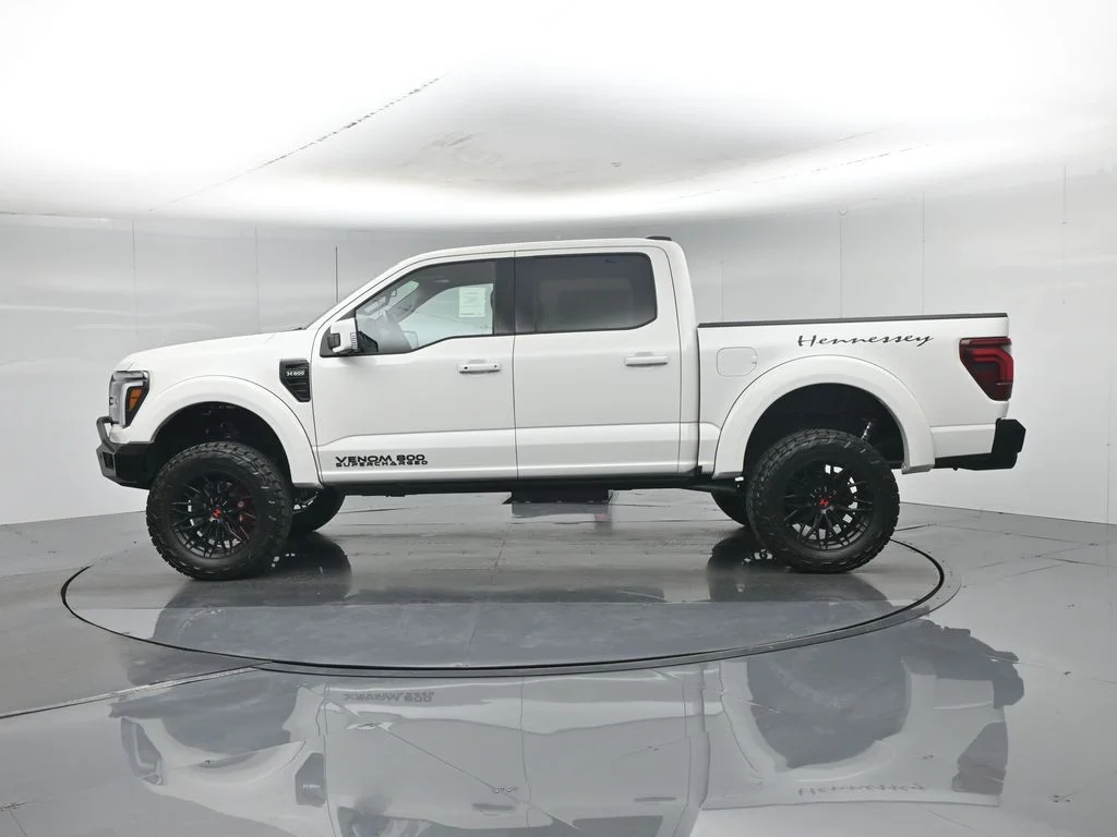 New 2026 Star White Metallic Tri-Coat Ford Lariat image 33