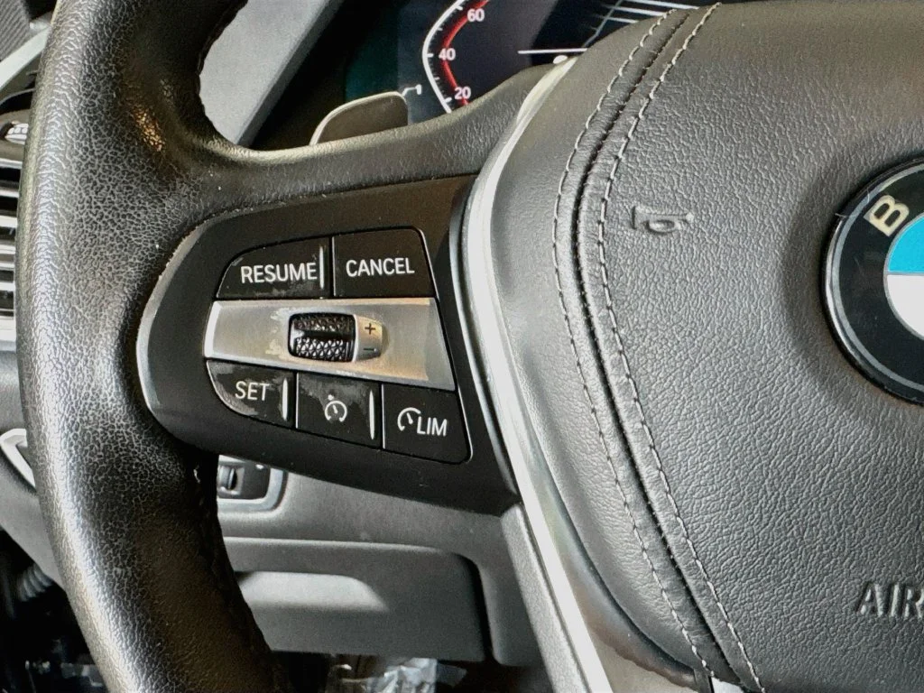 Used 2021  BMW xDrive40i image 12