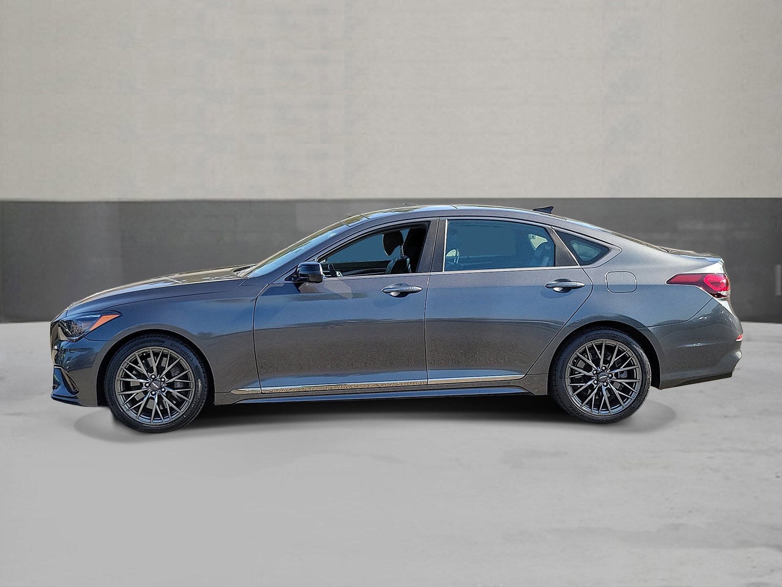 Used 2019 Himalayan Gray Genesis 3.3T Sport image 3