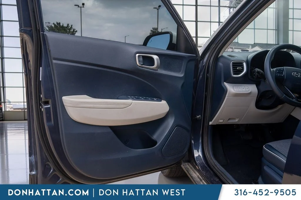 Used 2022 White Hyundai Limited image 17