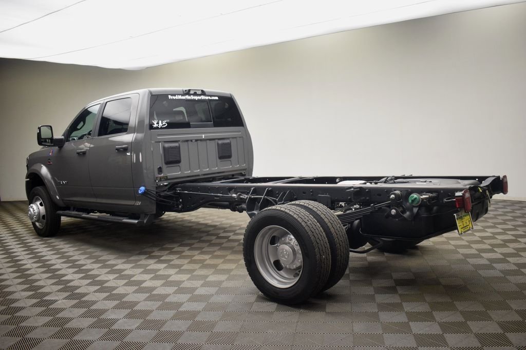 New 2026 Ceramic Gray Clear-Coat Exterior Paint RAM Tradesman image 12