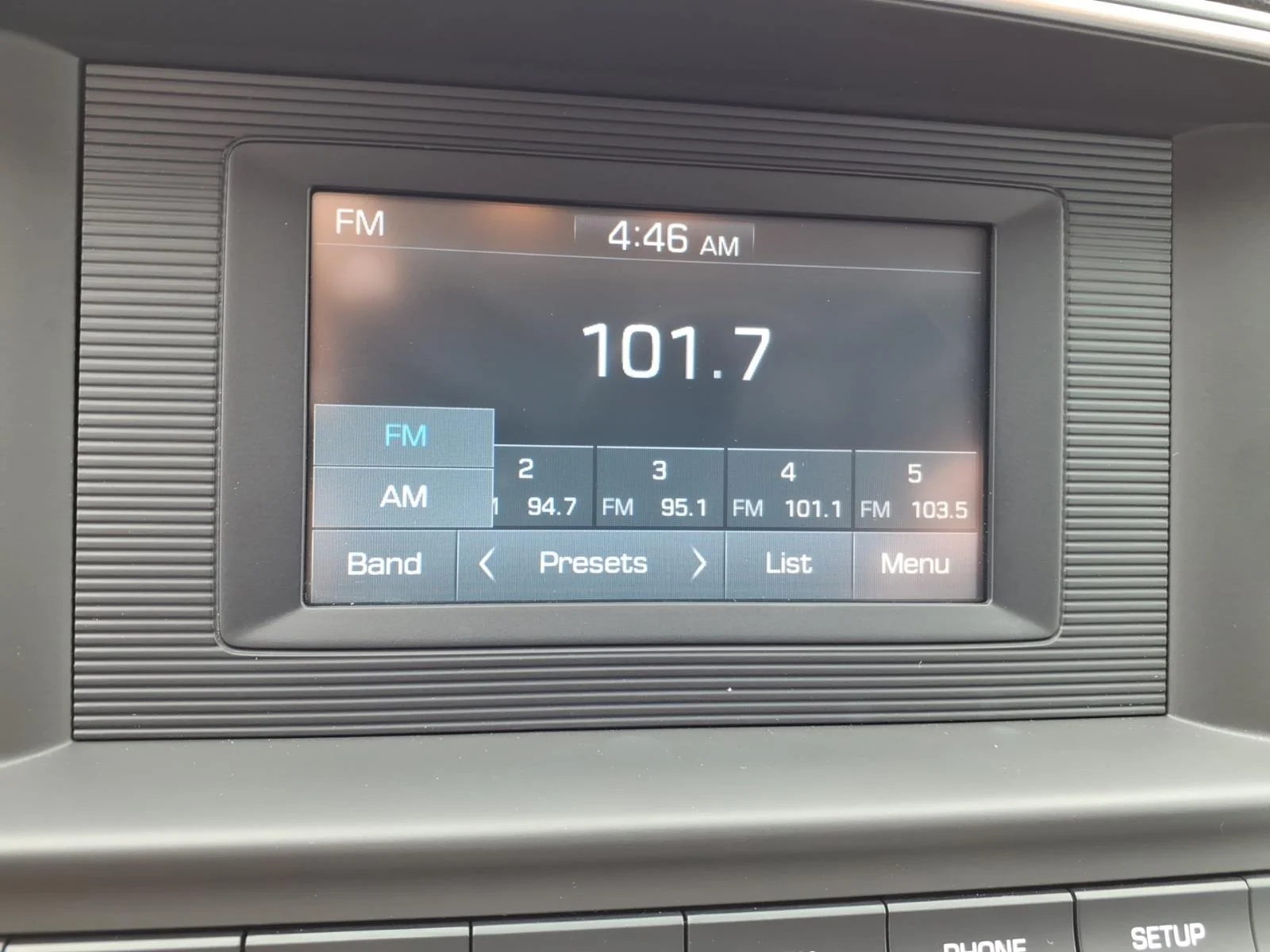 Used 2020 Stellar Silver Hyundai SE image 5