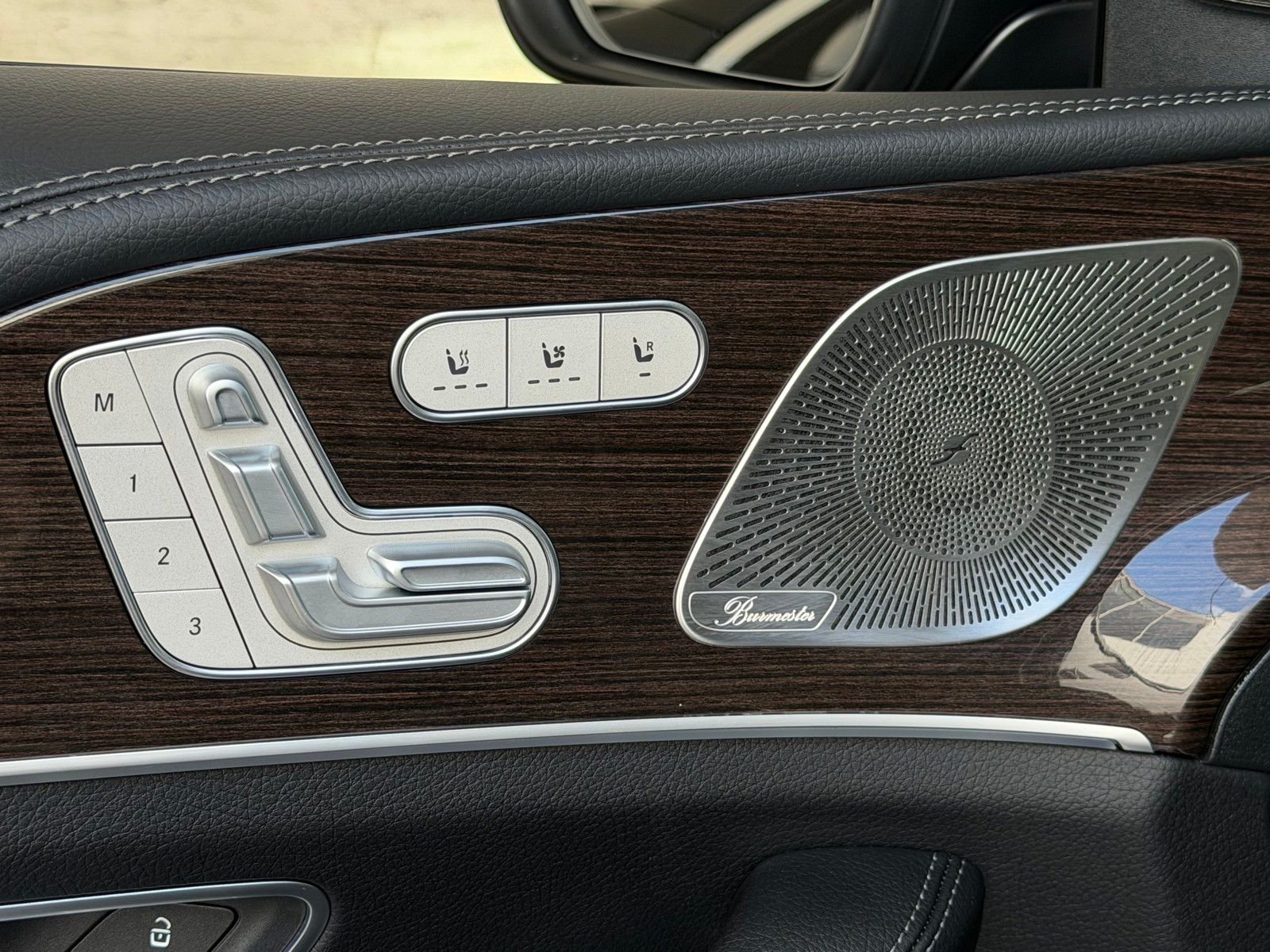 New 2026 Black Mercedes-Benz GLE 450 image 13